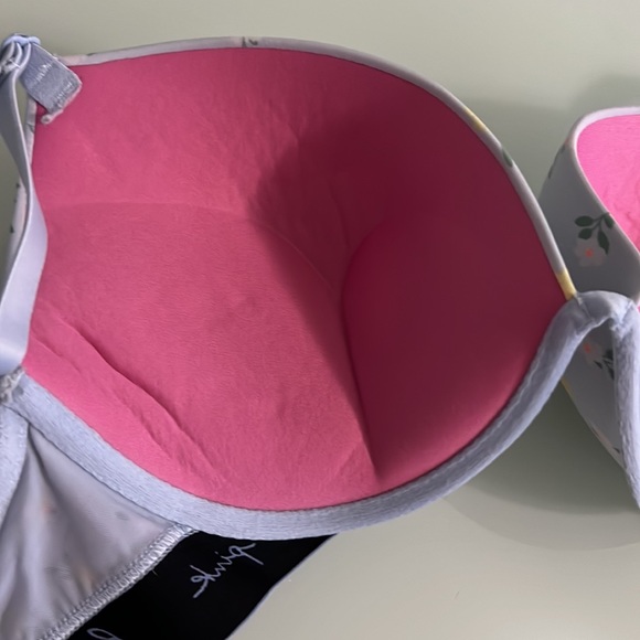 PINK - Picture 6 of 8